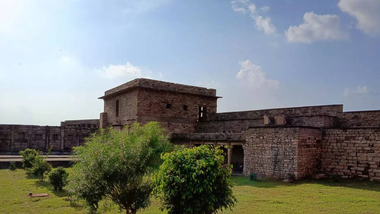 Chanderi Fort