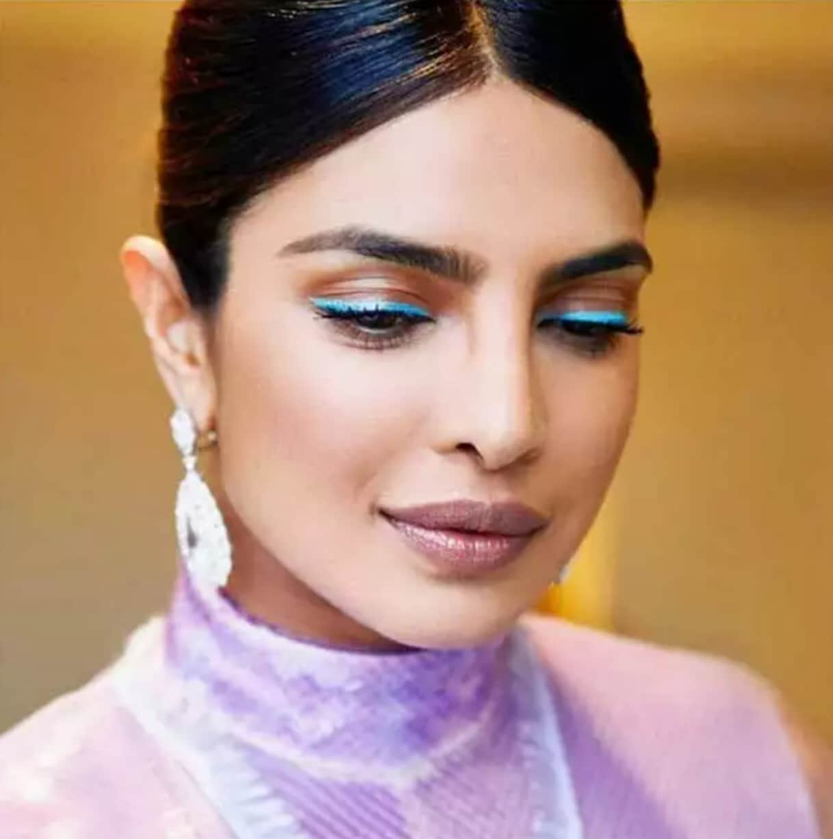 Priyanka Chopra rocks aqua blue eyeliner like a pro. (Pinterest)