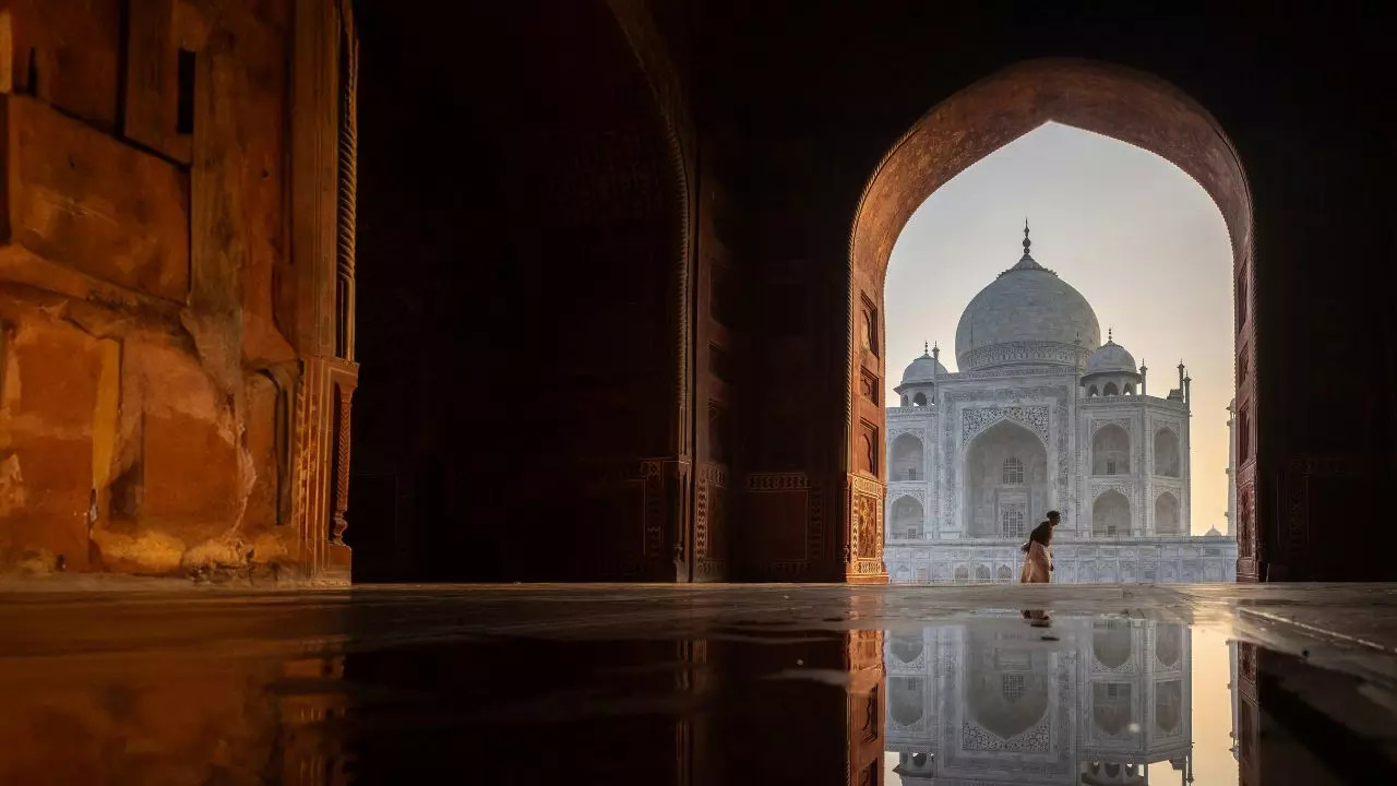 The new Vande Bharat train will allow you to travel from Agra to Varanasi in seven hours. Credit: Canva